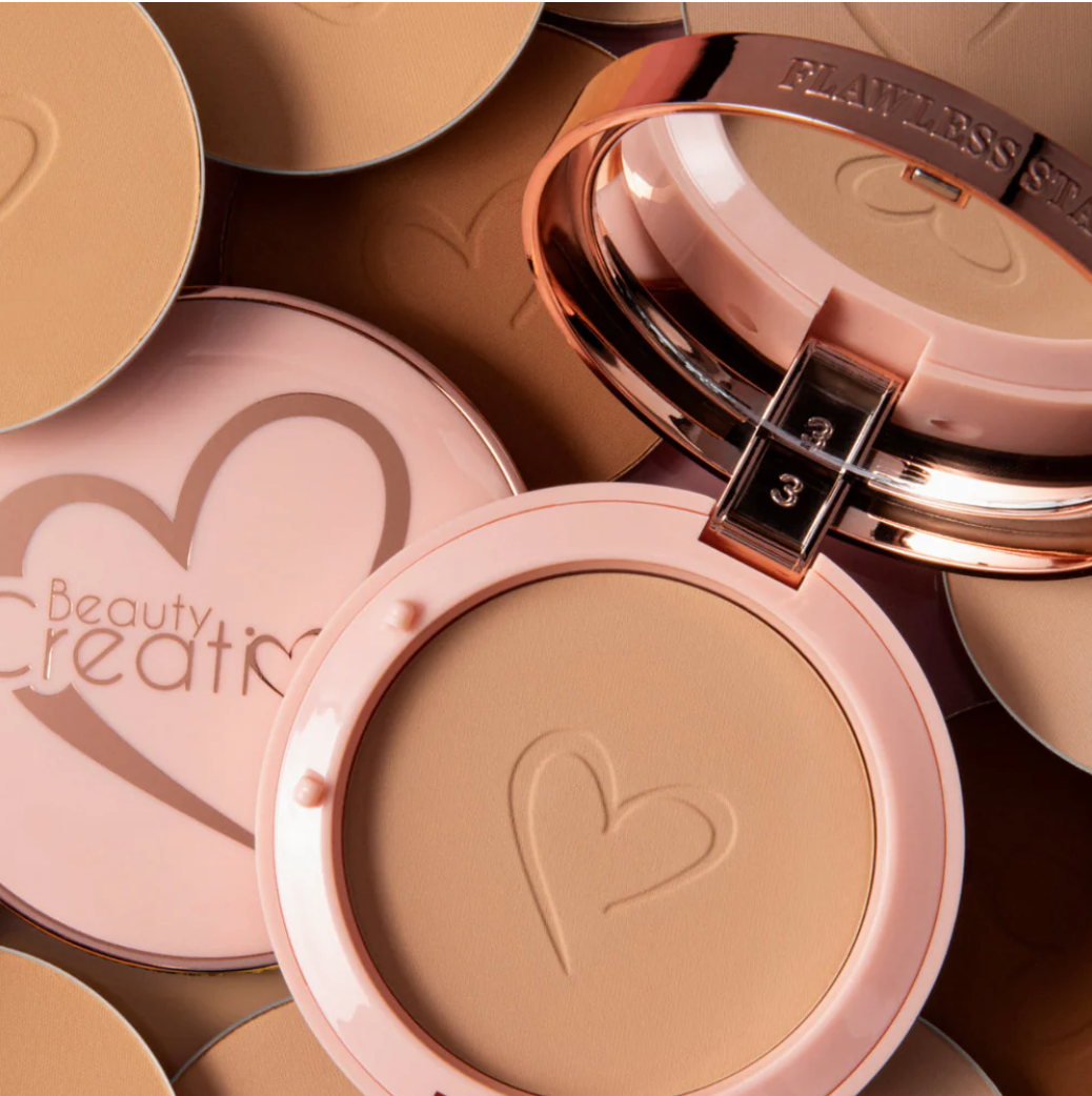 Flawless stay powder foundation- Beauty creations